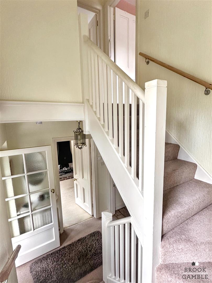 2 Bedroom House. Church Street in Eastbourne,  24
